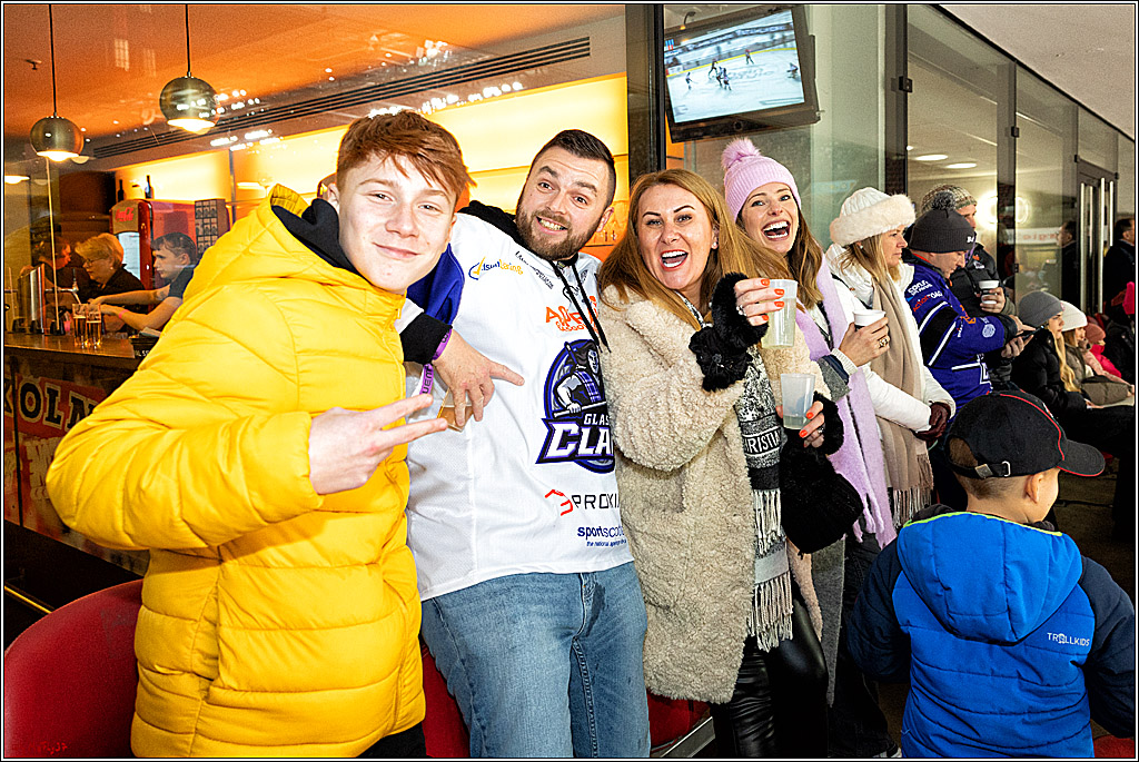 PENNY DEL WINTER GAME;  Kölner Haie - Adler Mannheim; Köln, 03.12.2022